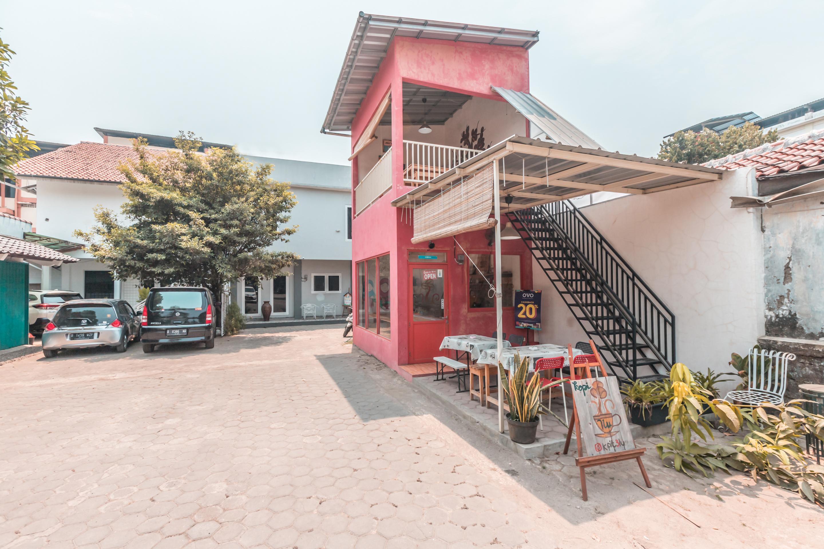 Oyo 1555 Unik Guesthouse Syariah Dżakarta Zewnętrze zdjęcie